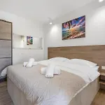 In With Wifi Holiday home *