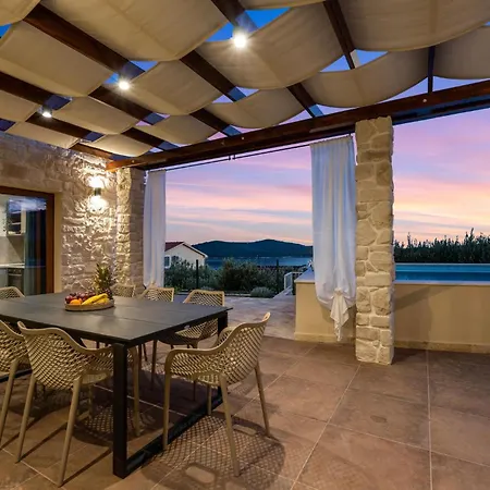 펜션 In With Wifi *