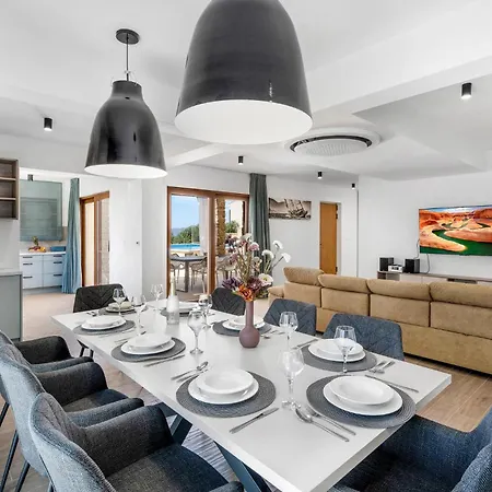 בית נופש Pet Friendly In ז'אבוריץ'
