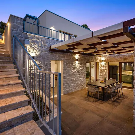 펜션 In With Wifi 자보리치