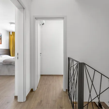 펜션 In With Wifi 자보리치